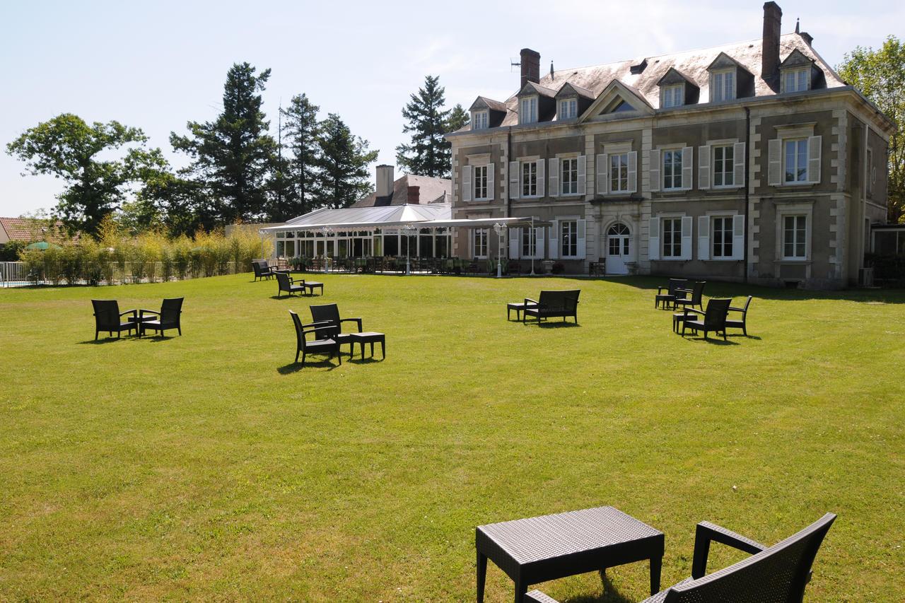 Отель Logis Domaine De Valaudran Сальбри Экстерьер фото