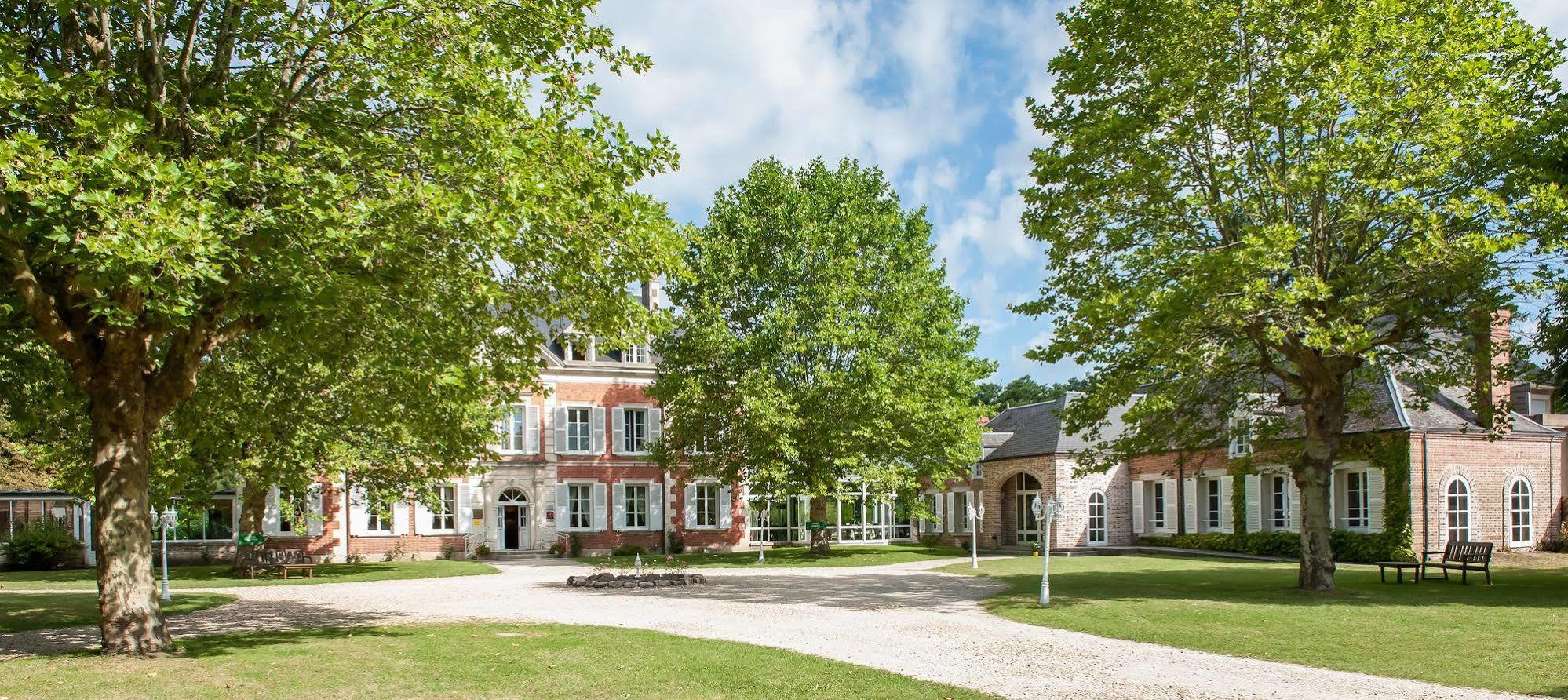 Отель Logis Domaine De Valaudran Сальбри Экстерьер фото